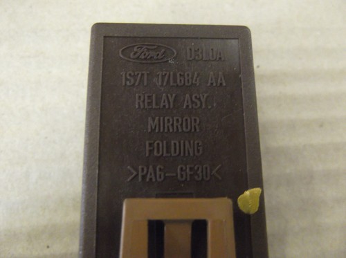 FORD MONDEO MK3 POWER FOLD MIRROR RELAY 1S7T17L684AA SHORT WIRE AND PLUG SOCKET - Picture 2 of 2