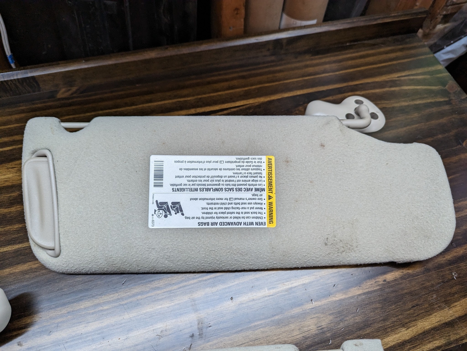 199906 Chevy Silverado GMC Sierra Yukon Sun Visor Sunvisor Shade Pair