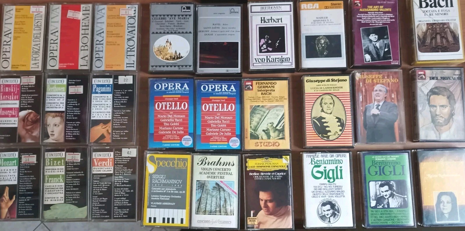 Foto 1 di 22