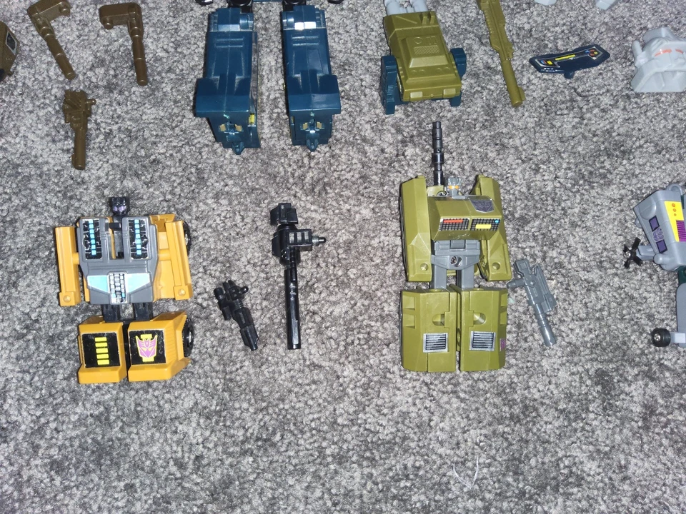 Transformers G1 complete Bruticus Combaticons Plastic variants vintage - Image 4 of 4