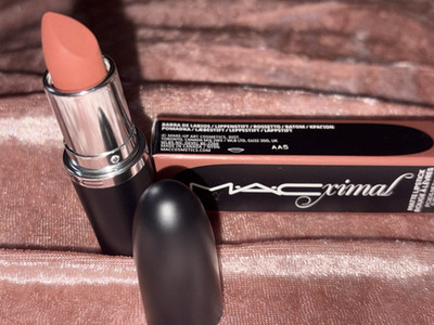 M·A·C MACximal Silky Matte Full Coverage Lipstick - Warm Teddy ***NEW***
