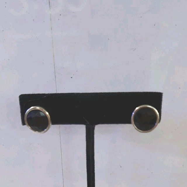 Minimalist Black Onxy Silvertone Earrings 10mm - Image 4 of 4