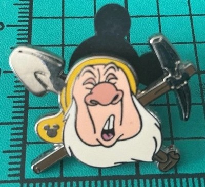 Disney SNOW WHITES SNEEZY DWARF PICKAXE MINING HIDDEN MICKEY TRADING PIN 2014