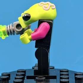 LEGO: Alien Pilot (AC002) - From Alien Conquest Set 7052 (2011) - RETIRED! HTF!