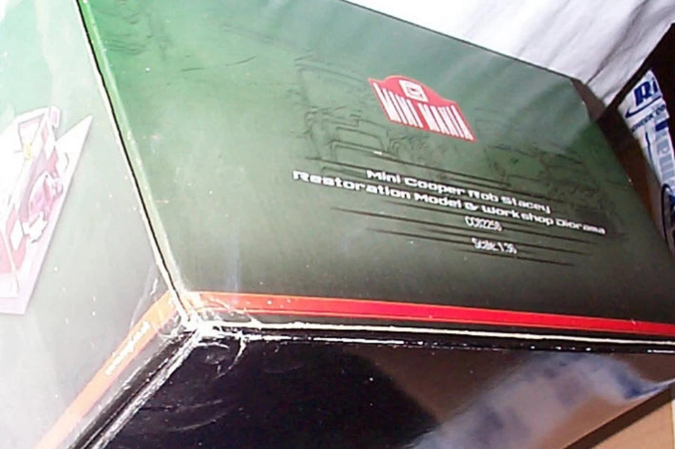 Corgi Mini Cooper Rob Stacey workshop diorama CC82258 new bit of damage to box - Image 3 of 3