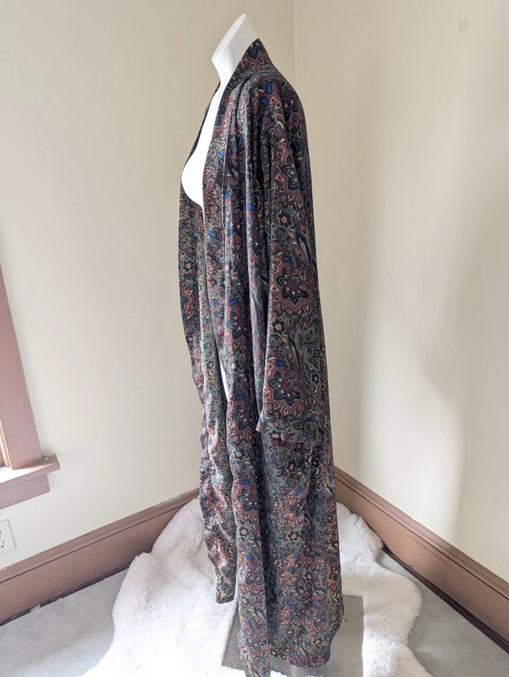 Bata larga XXL vintage años 70 estampado de flores satinadas ciruela caprichosa hecha a mano Foto 4 de 4