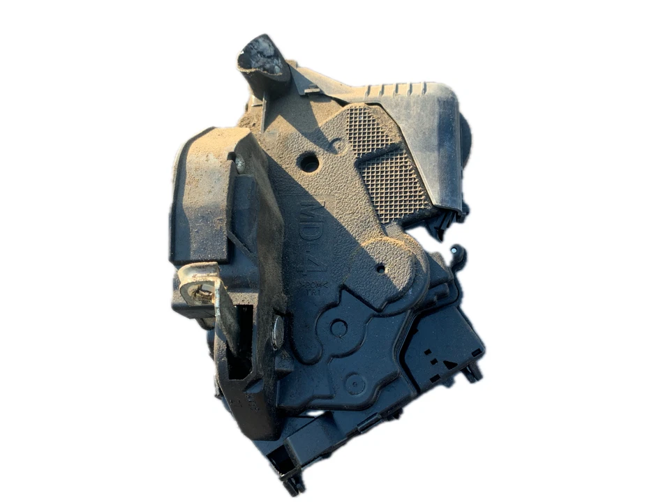 Pestillo de puerta eléctrico del lado del pasajero Toyota Yaris 2006-2012 OEM Foto 4 de 4