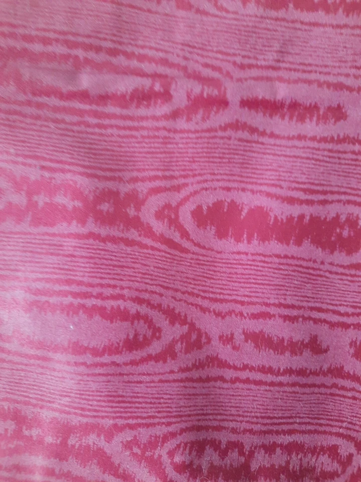 VTG Fabric 31" X 35" Wood Grain Print Red Burgundy Cotton Sewing Quilting - Image 3 of 4