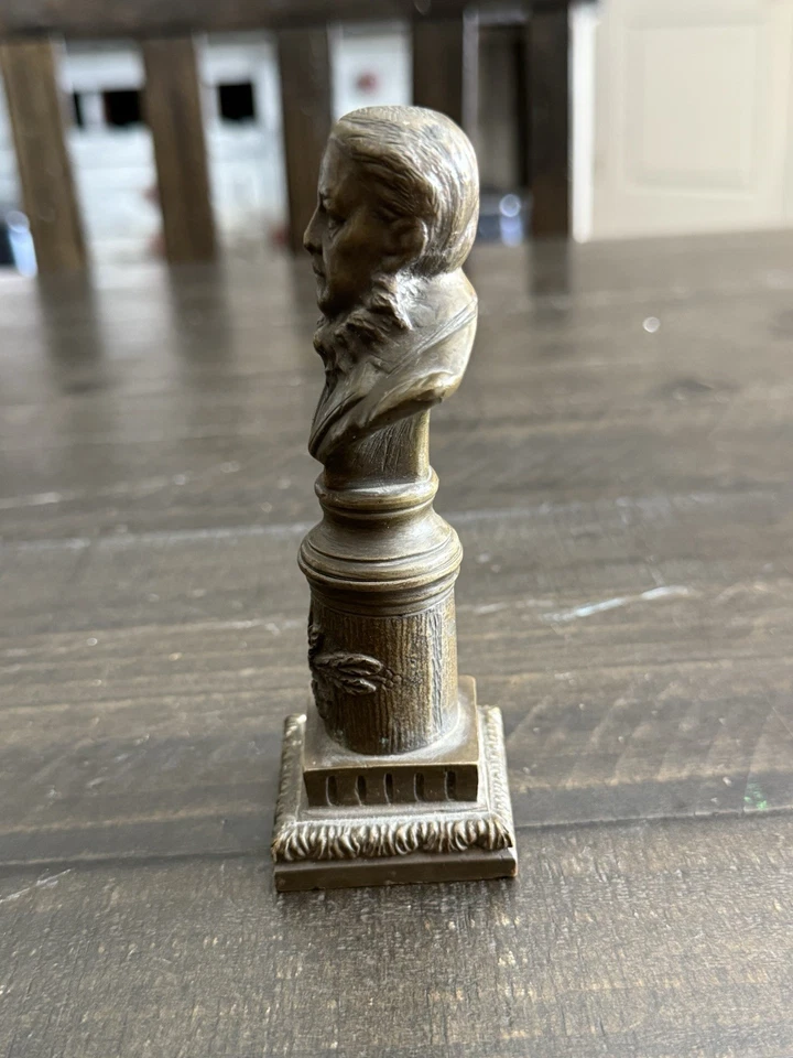 Busto pequeño de bronce Foto 4 de 4