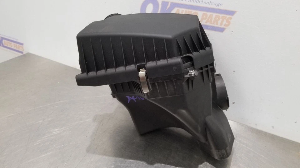 07 BMW M6 E63 5.0L AIR CLEANER AIR BOX RIGHT PASSENGER 13717839023 - Image 2 of 4