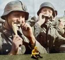 Prewar-Political Camp Figure w/Armband-Sit w/Bowl Eat-Elastolin Lineol Hausser