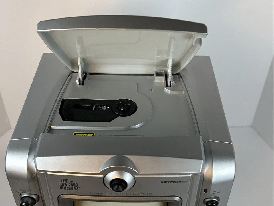 The Singing Machine STVG520 KaraokeVision CD+G Karaoke System w/ Built-In Screen - Image 4 of 4