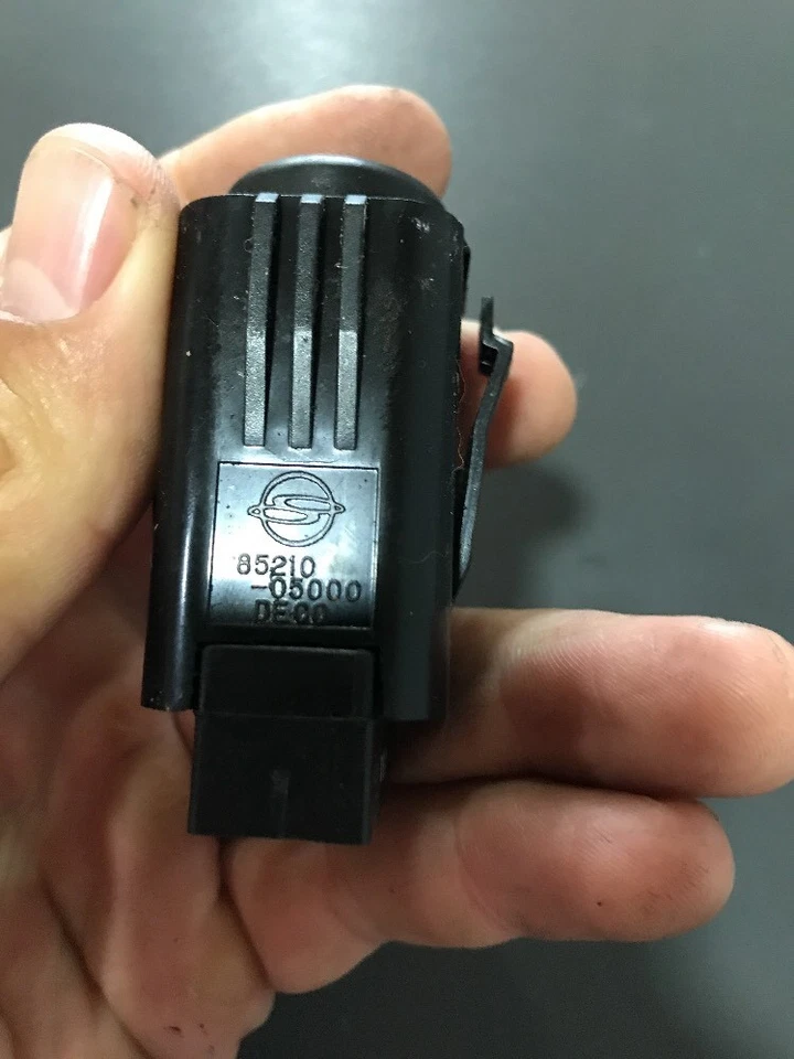 Daewoo Musso 2.9 Tdi 1999 anno Rhd Hazzard Interruttore 85210-05000 - Immagine 2 di 4