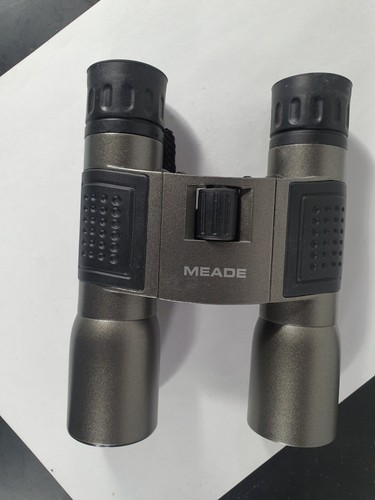 Sharp Pair 8x32 MEADE TRAVELVIEW ROOF PRISM BINOCULARS, With Nylon Belt Case - Picture 5 of 9