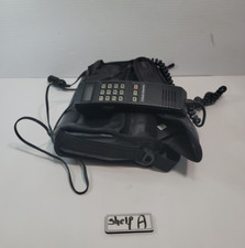 MOTOROLA BRICK PHONE IN CASE CELL TELEPHONE VINTAGE - POWERS UP -