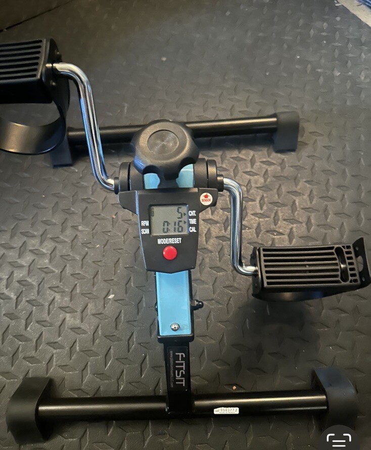 Platinum Fitness Blue Fit Sit Deluxe Folding Pedal Exerciser Leg Machine  Used