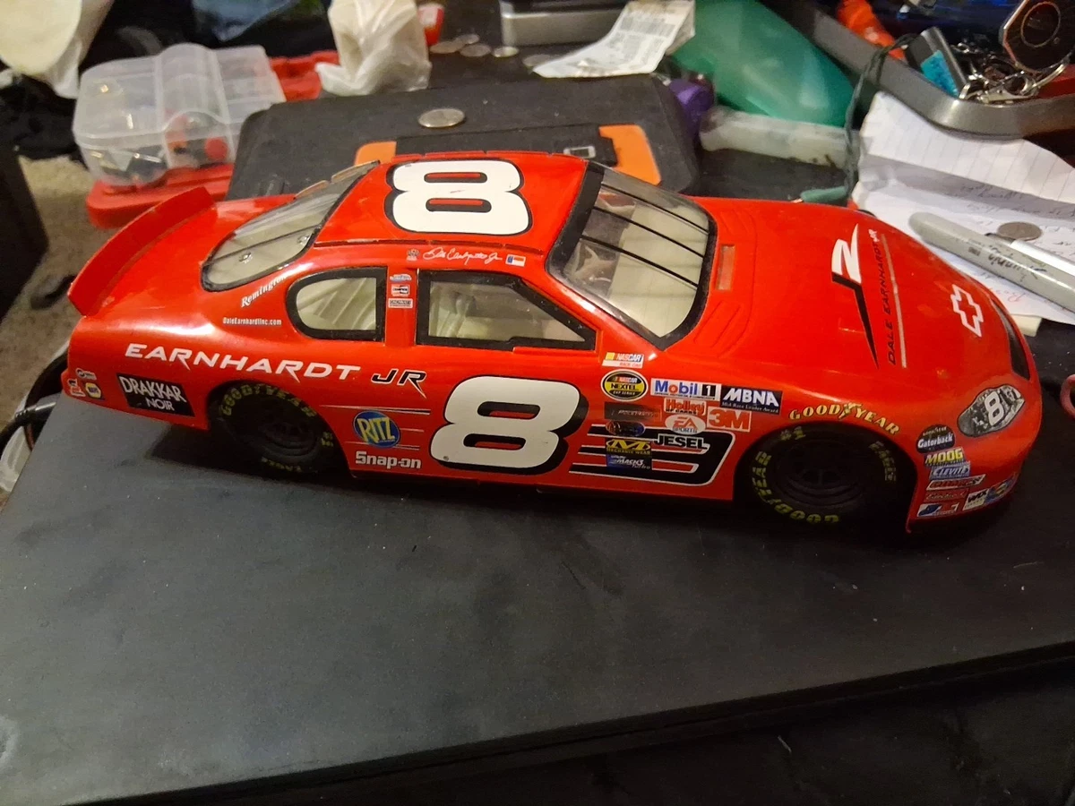 Dale Earnhardt Jr Diecast Racing Cars 1:24 2006 Vehicle Year for
