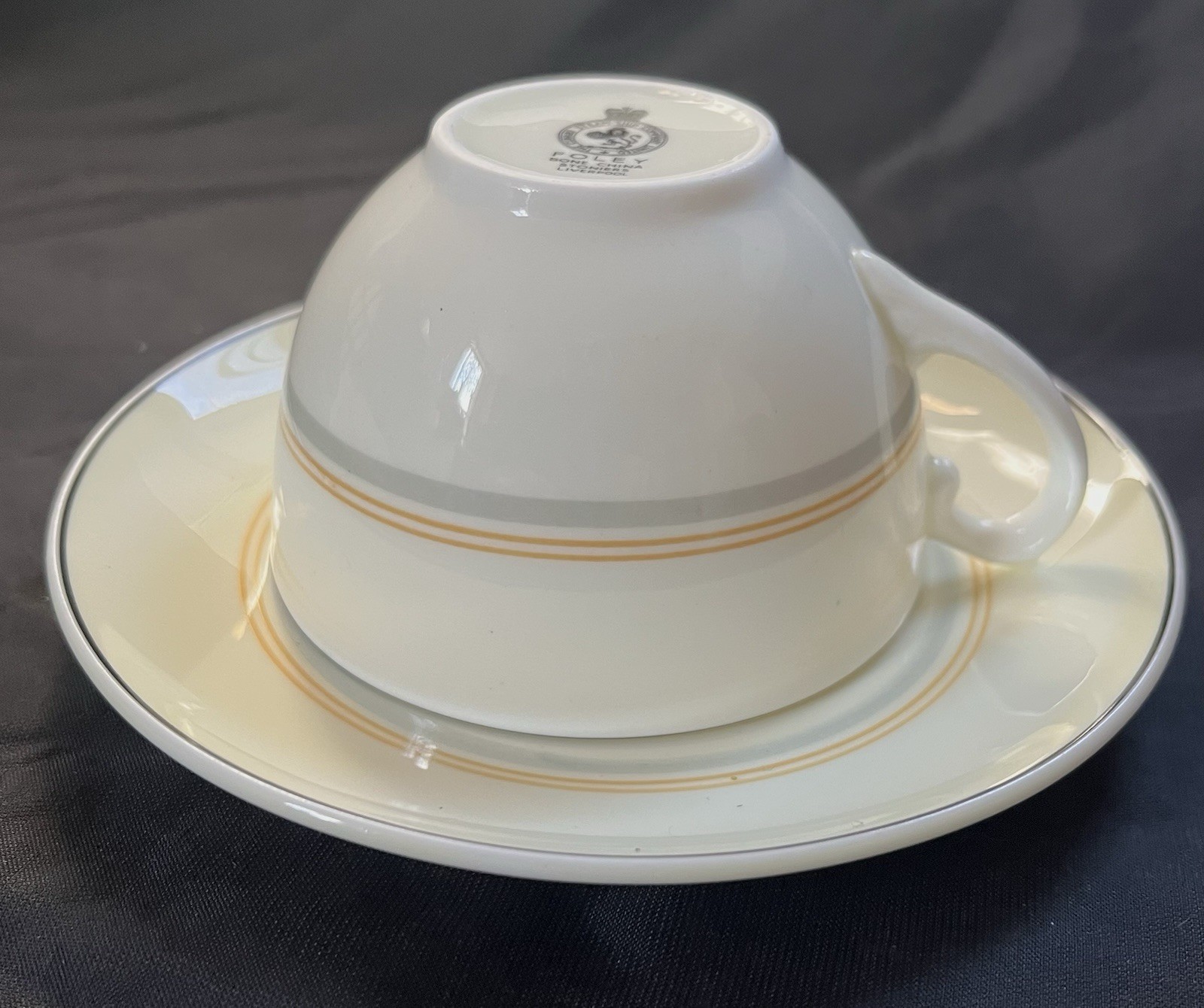 FOLEY Bone China CUNARD STEAM SHIP CO. QUEEN MARY - 1st Class Cup & Saucer Set