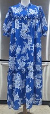 1980s HAWAIIAN MUUMUU Blue With White Hibiscus Flower Motif Size Medium