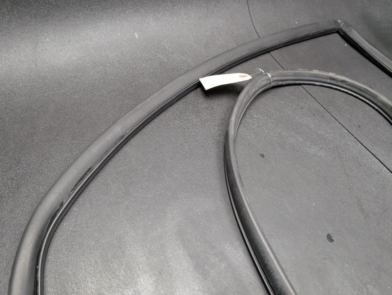 Rear Left Door Weatherstrip 1984 Rolls-Royce Silver Spirit 1981 - 1988