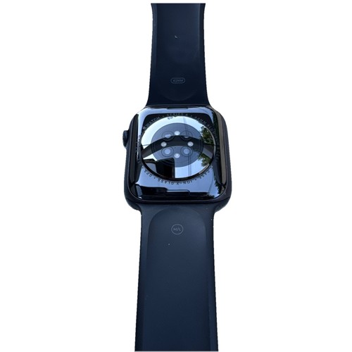 Apple Watch Series 6 44 mm aluminium noir sidéral (LTE) avec bracelet sport noir portable - Photo 4 sur 5