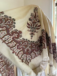 ANTIQUE 19THC CREAM KASHMIRI LARGE SHAWL HAND EMBROID PAISLEY SOFT ALL CASHMERE