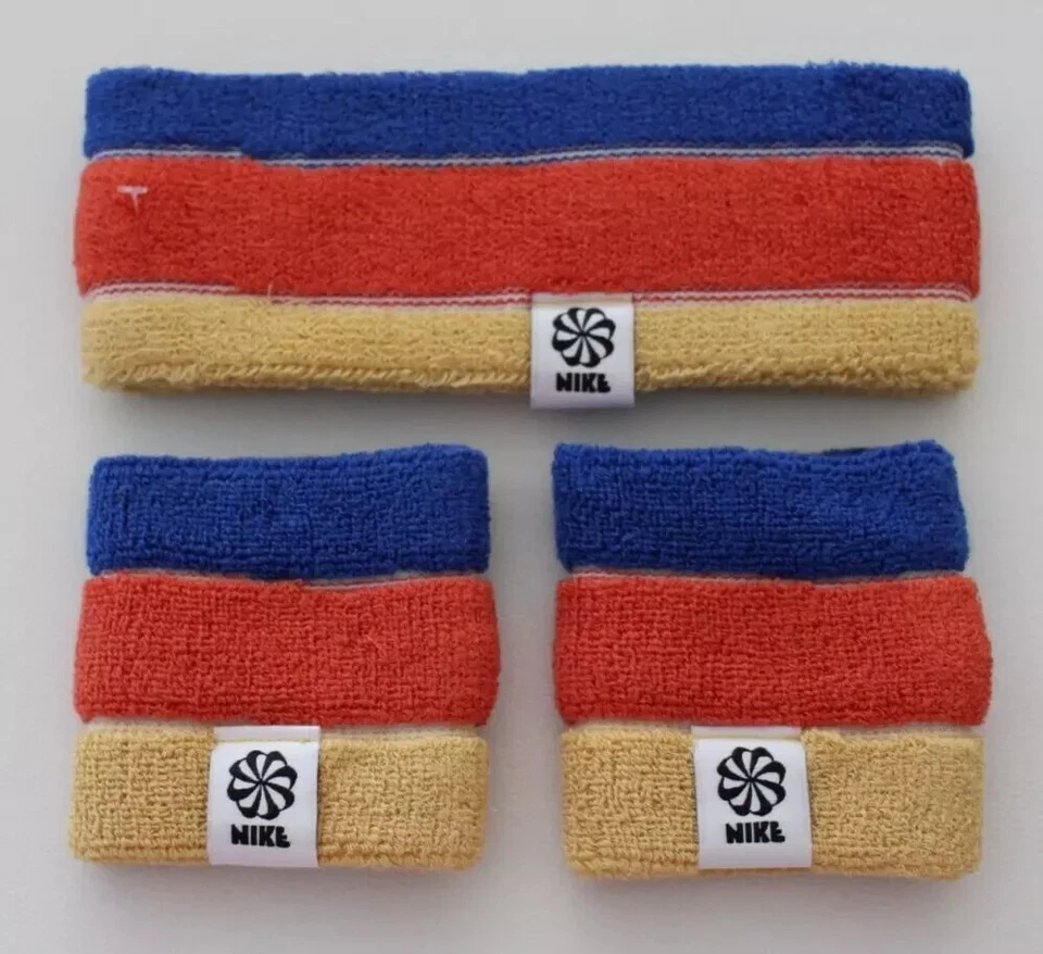 Conjunto de diadema y pulseras deportivas Nike Terry para hombre mantra naranja/azufre vivo Foto 4 de 4