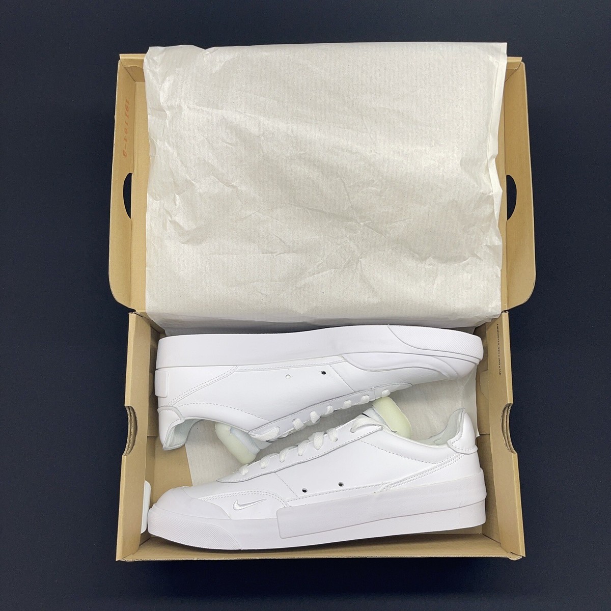 nike drop type all white