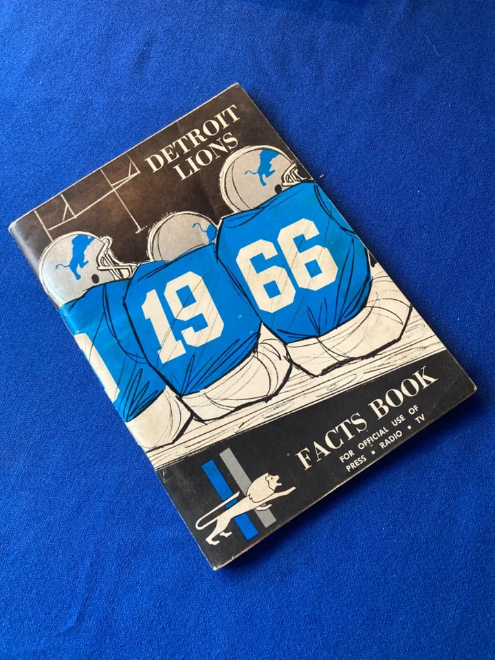 1966 DETROIT LIONS Facts Book - Media Guide Yearbook - Press Book - Very nice - Image 4 of 4