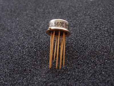 SL560C CM BSS2 Made by Plessey 300MHz Low Noise Verstärker 100£ (Z838)