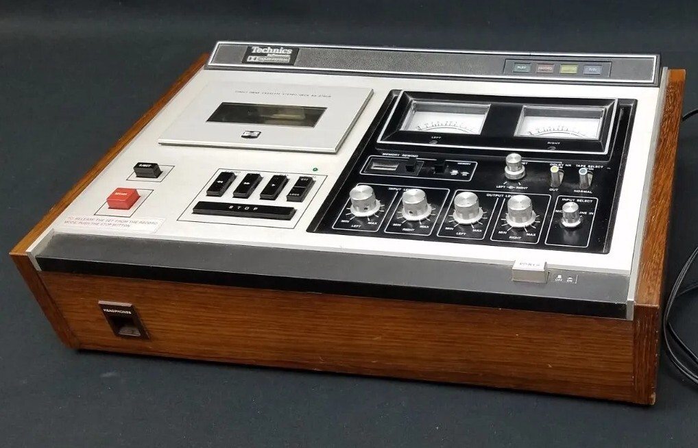 VINTAGE TECHNICS BY PANASONIC DIRECT DRIVE CASSETTE STEREO