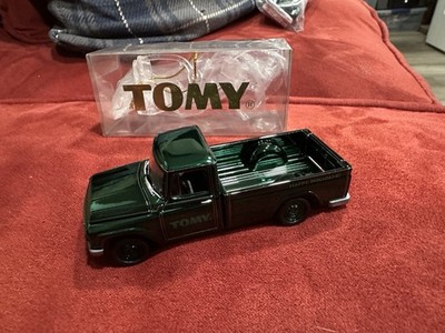 Johnny Lightning International 1200 Truck Tomy Employee 2012 Holiday Model RARE!