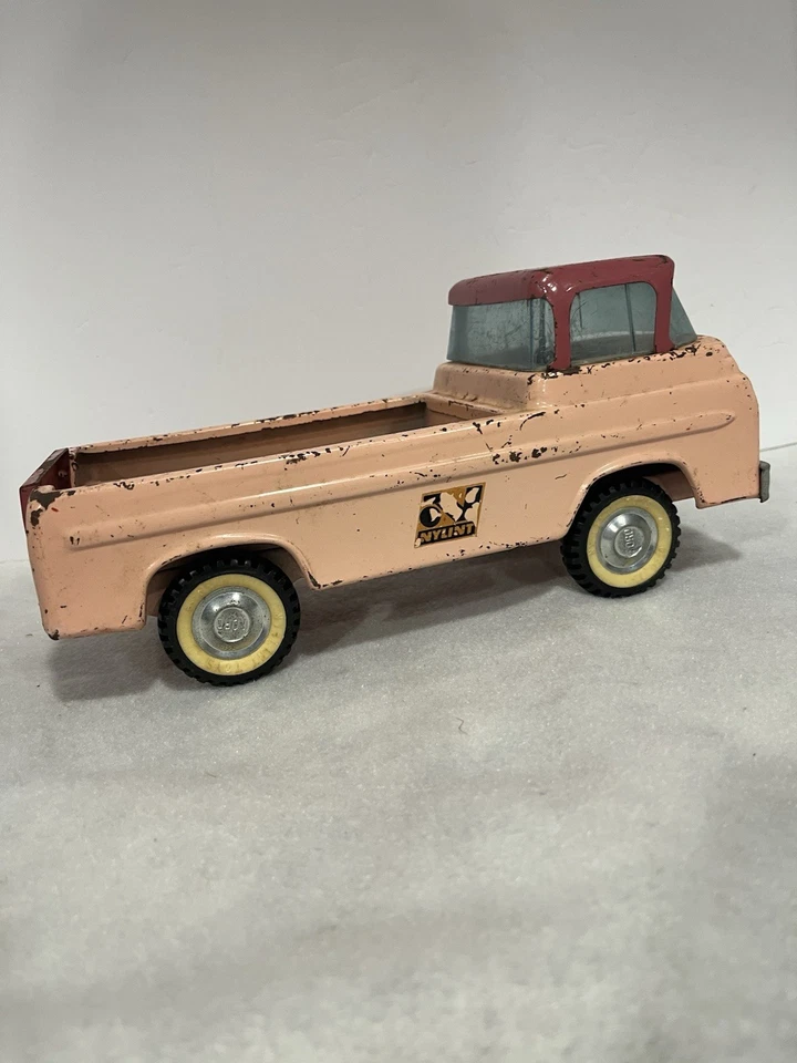 复古 Nylint 压钢皮卡车粉色/桃子 - 1950 年代/60 原装车轮 — 第 4/4 张图片