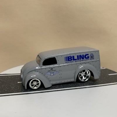 Jada D-Rods  39 Div Cruiser Divco Milk Truck Delivery Van BLING Armored Car NM