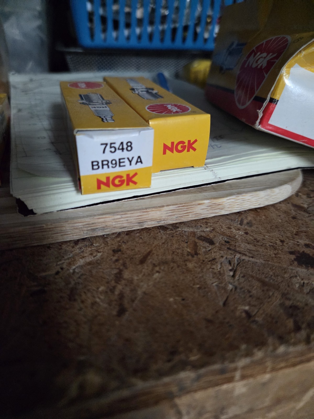 NIB NGK BR9EYA 7548 V POWER Spark Plugs