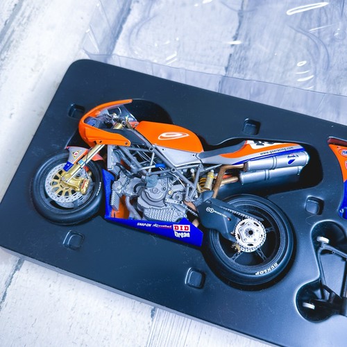 1/12 Minichamps 2001 Ducati 996RS Neil Hodgson SIGNED with COA - Minor damage - Picture 4 of 7