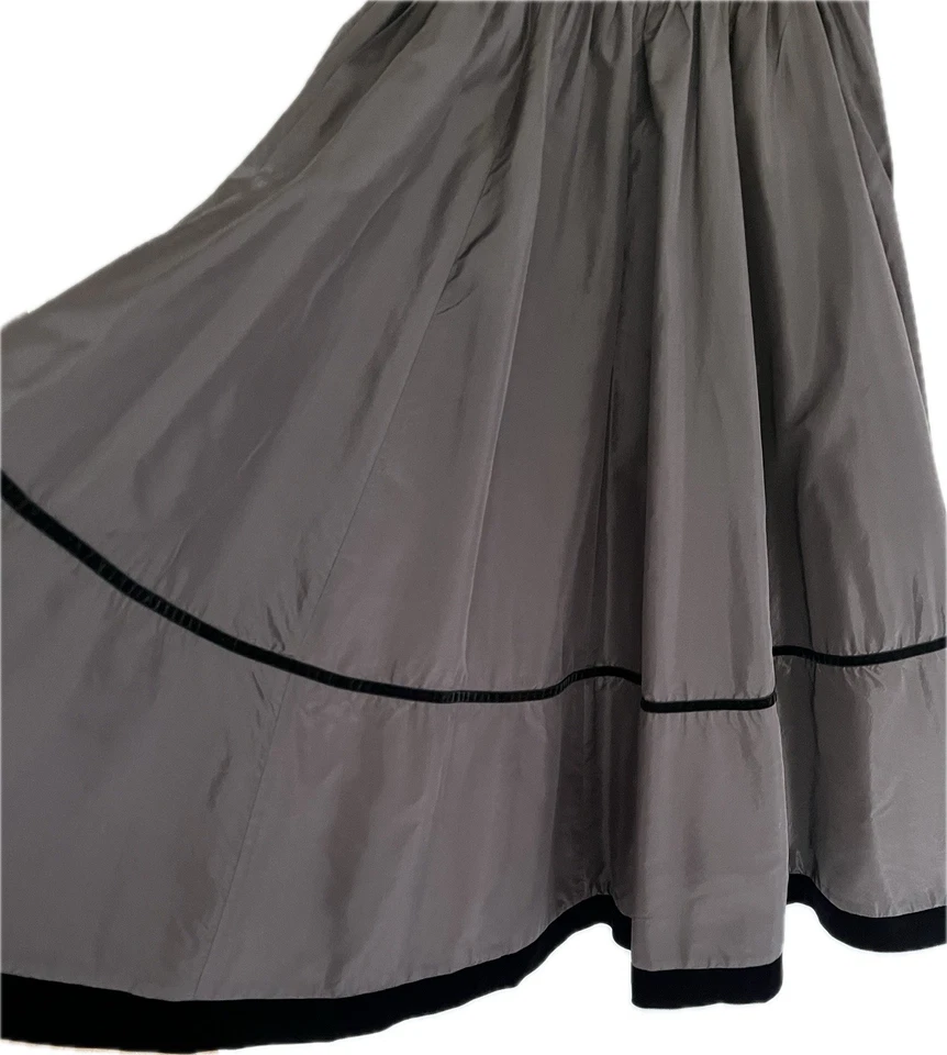 Falda Campesina Vintage Yves Saint Laurent Años 70 Colección Rusa Tafetán Seda Foto 3 de 4