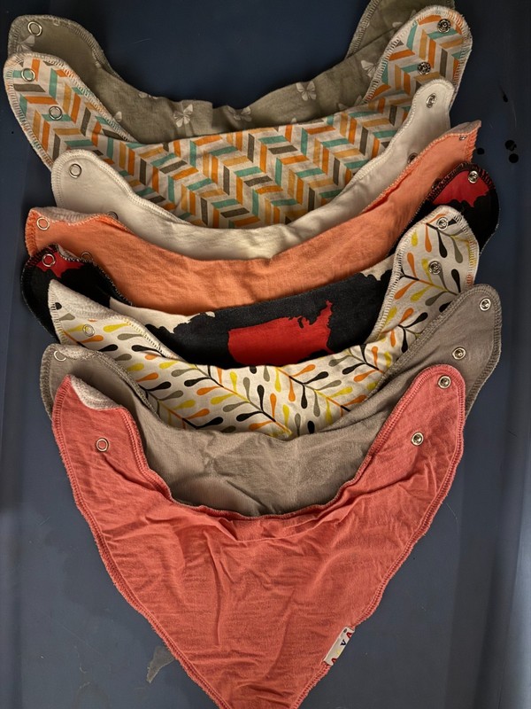 Bib Lot (8)