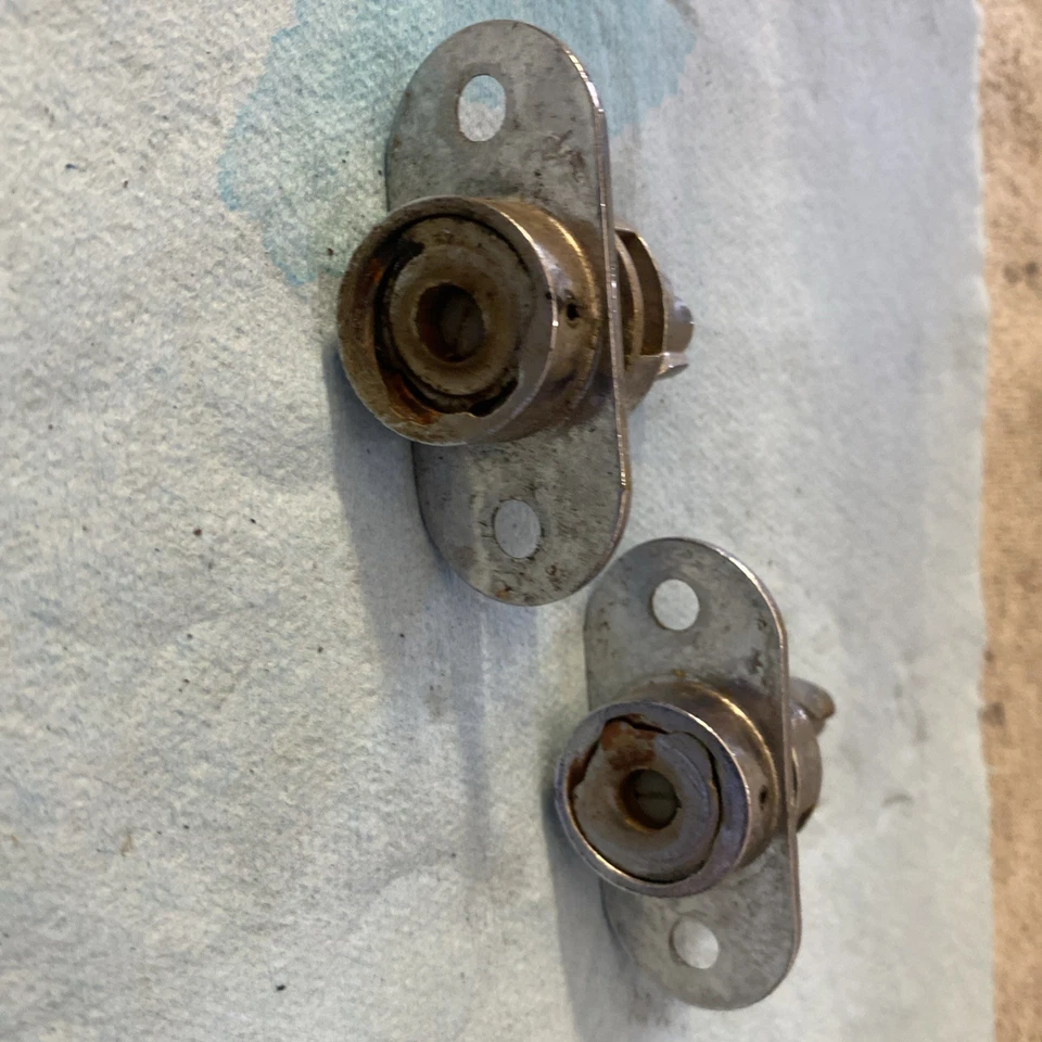 Mercedes Benz 450SL 380SL 560SL R107 Hardtop Soft Top Lock Front Latch LH & RH - Image 3 of 4