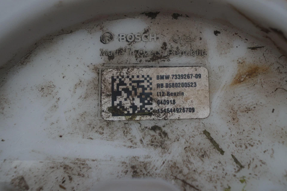 Módulo de suministro de bomba de tanque de combustible de gas 16117339267 OEM BMW i8 2014-19 Foto 4 de 4