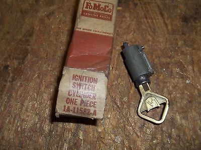 VINTAGE IGNITION LOCK CYLINDER W//TWO FORD STYLE KEYS
