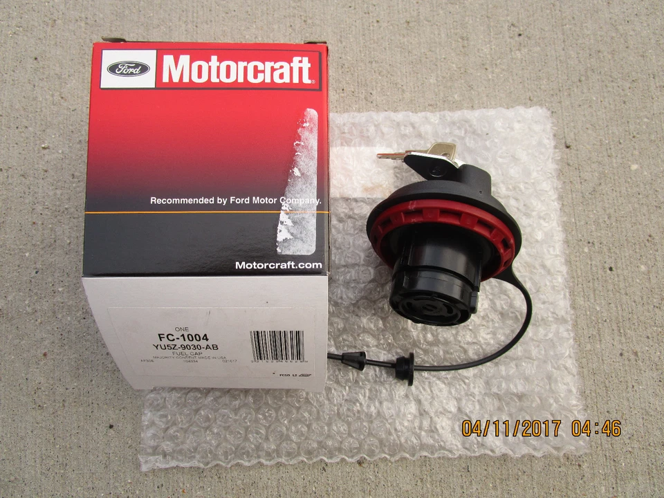 97 -03 FORD EXPEDITION FUEL GAS TANK FILLER CAP WITH TETHER LOCK KEY NEW FC-1004 - Image 2 of 2