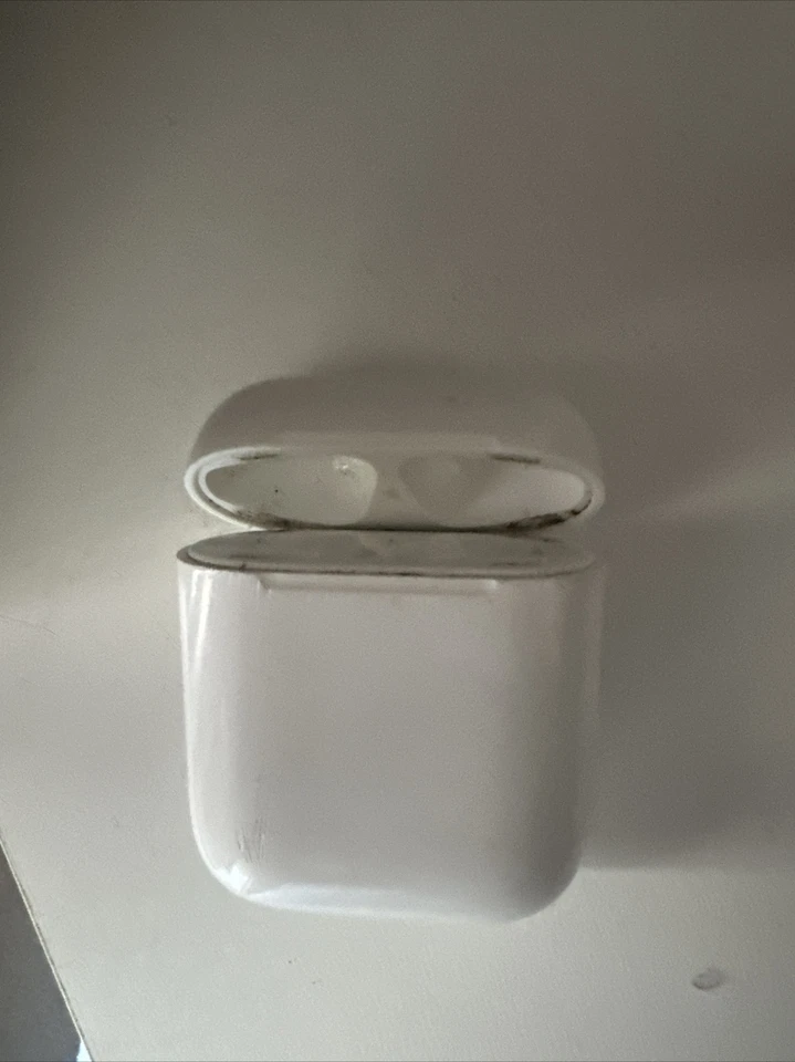 Apple AirPods (2nd generation), photo 3 of 3