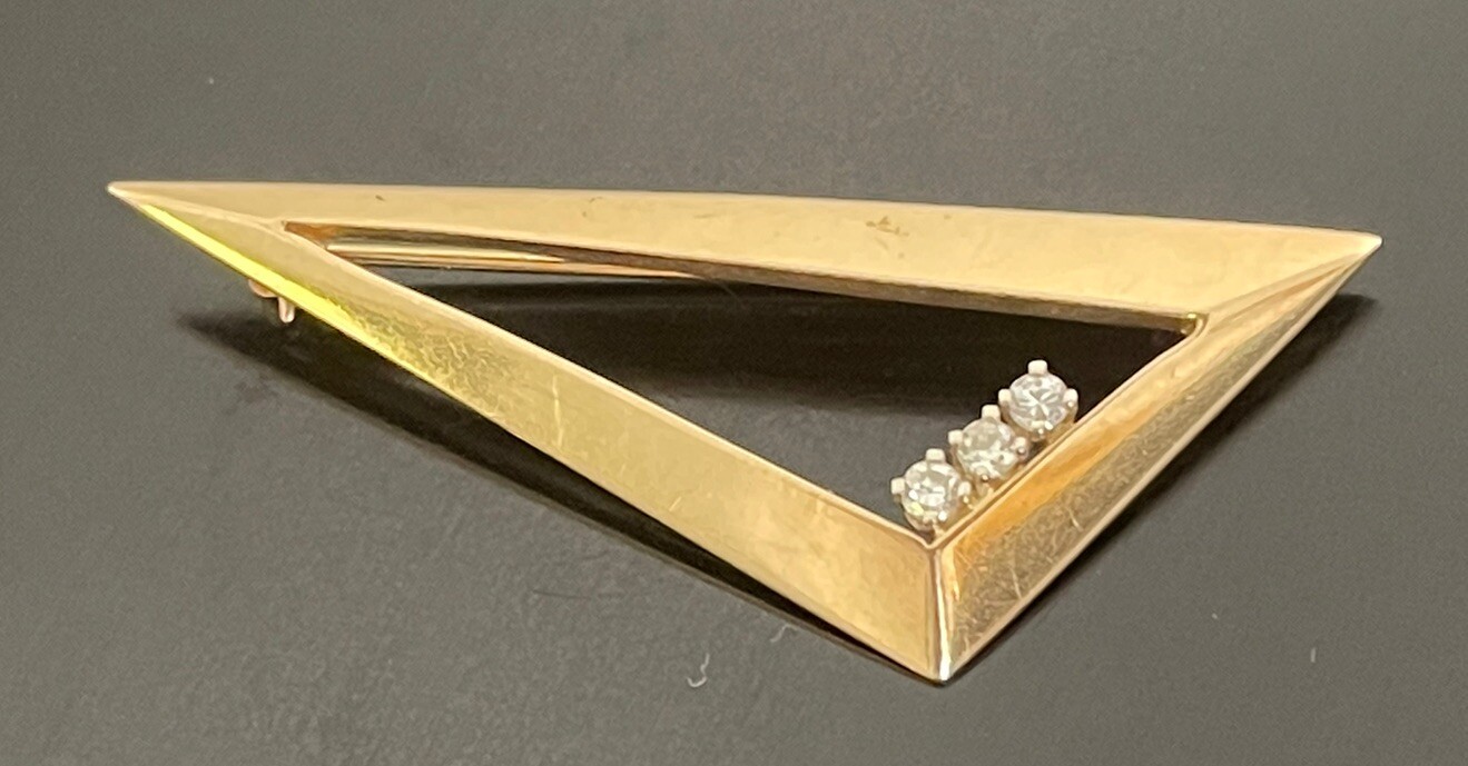 14K Solid Yellow Gold  Modern Open Triangle with … - image 2