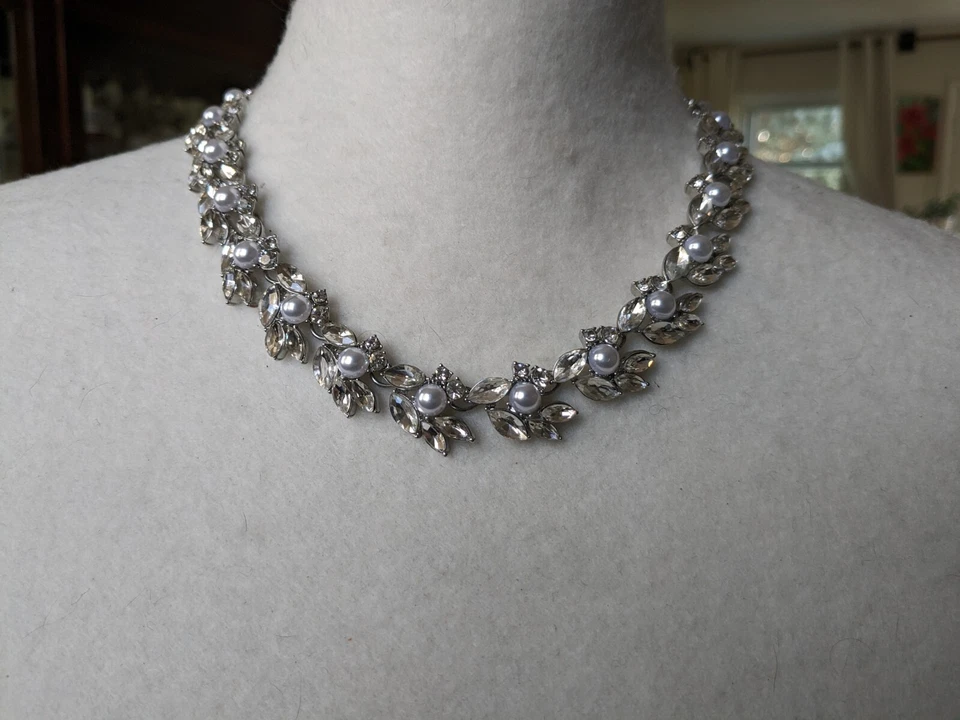 Collar de imitación de perlas de diamantes de imitación de diamantes de imitación de diamantes de imitación de moda vintage Vera Wang Foto 2 de 4