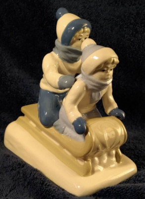 Christmas Porcelain Sledding in Snow Lladró-like PS Porcelana de Cuernavaca 1992