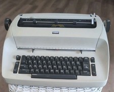 Vintage IBM Typewriter Selectric Model -Powers On- For Parts Or Repair