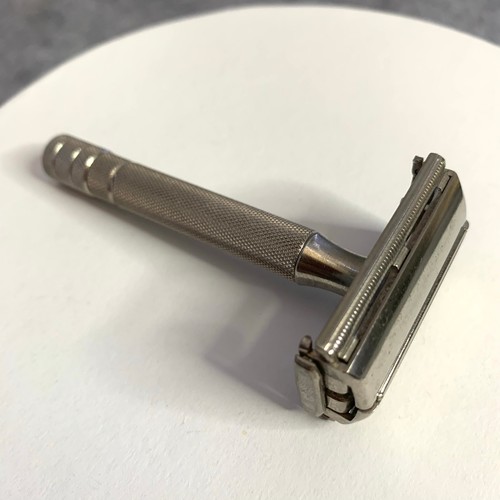 Gillette Super Speed Double Blade Safety Razor Vintage 1950's, Twist to Open 