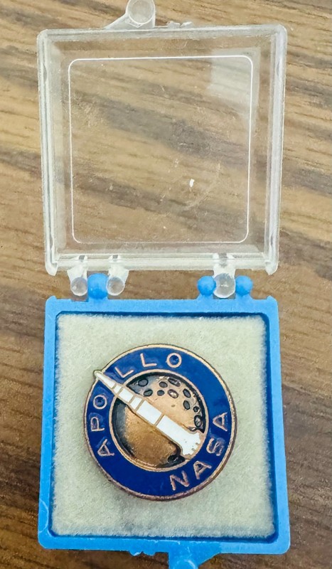 Vintage Nasa Employee Service Pin For The Apollo Program Moon Mission Saturn V