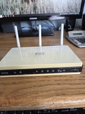 D-Link DIR-655 300 Mbps 4-Port Gigabit Wireless N Router